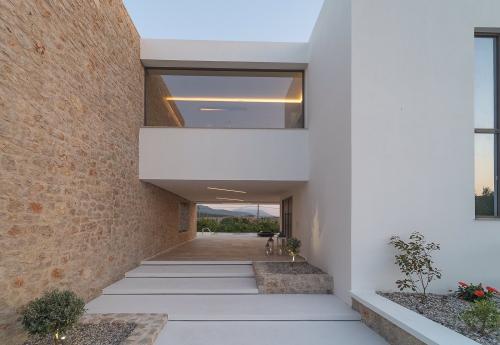 Housearch.gr - Lemon Tree