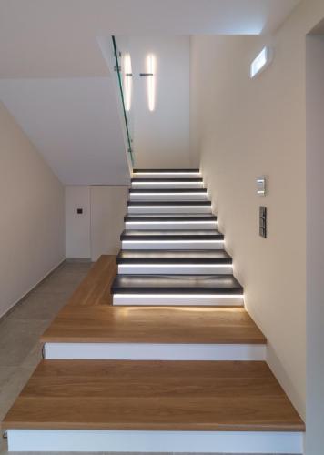 Housearch.gr - Lemon Tree